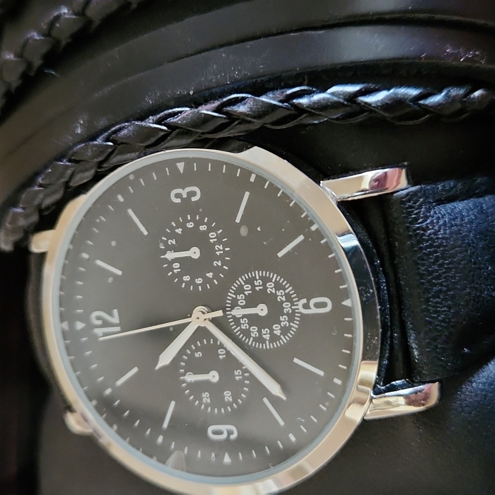NWT Watch - genaric brand